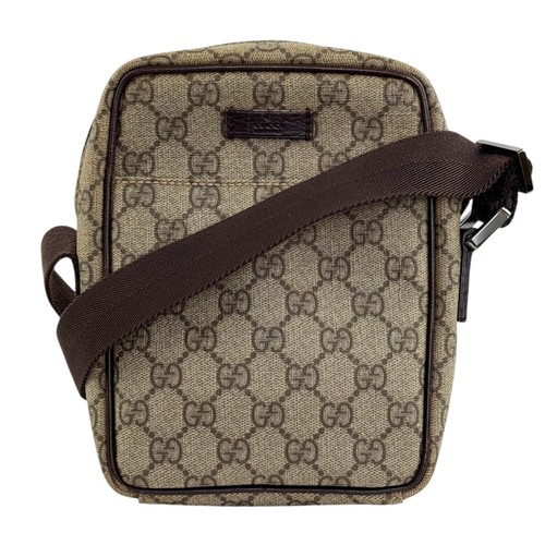 Gucci supreme crossbody - gucci, gg